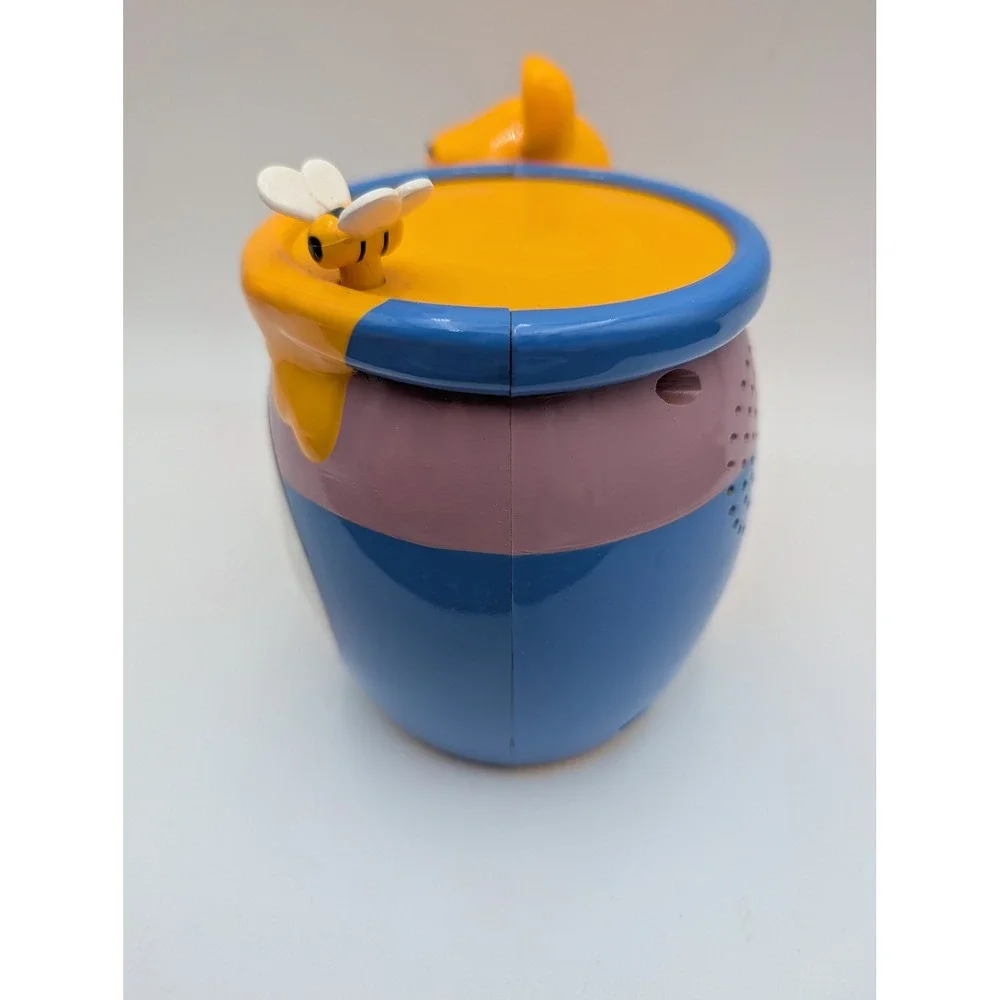 Disney Fantasma Alarm Clock Winnie the Pooh Talking Honey Pot Yellow Blue Bee